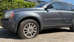 Actiegroep laat banden leeglopen