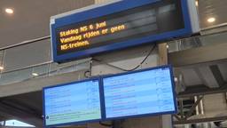 Pech voor treinreizigers: geen treinen door staking, stations verlaten