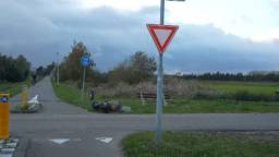 Scooterrijder zwaargewond na botsing met auto
