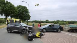 Een motorrijder is dinsdagochtend zwaargewond geraakt bij een botsing met een auto op de Beerseweg in Mill