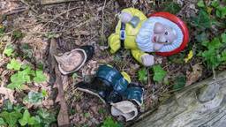 Weer zijn er op het Kabouterpad in Boekel een heleboel kabouters vernield.