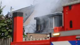 Flinke schade aan huis door brand, onder meer dakkapel moet het ontgelden