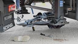 Fietsster naar ziekenhuis na ongeluk met vrachtwagen