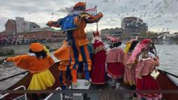 Sinterklaas met ruim 300 pieten in Roosendaal aangekomen