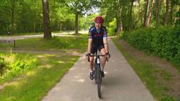 Coen fietst na 3 hartaanvallen van Den Haag naar Parijs: 'Doe niks liever'