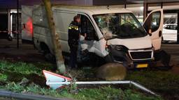 Achtervolging door politie eindigt in crash: twee verdachten aangehouden