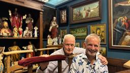 Dit opvallende duo leeft in voormalige sterrenwacht hun showbizzdroom