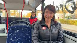 Wilma (69) schrikt na vandaag niet meer van ‘digitaal gedoe' in de bus