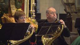 Muziek bij de Kerststal in Den Bosch