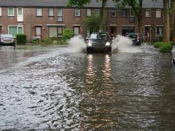 Opnieuw veel neerslag ineens, hier in Rijen (foto: Jeroen Stuve/SQ Vision).
