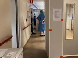 De gang op de corona-intensive care afdeling van het MMC. Foto: Omroep Brabant.