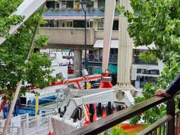 De attractie Chaos staat pal naast het balkon van Harry (foto: Lola Zopfi).