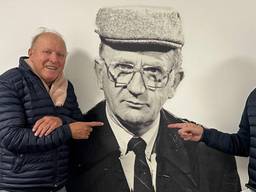 Willy en Rene van de Kerkhof bij de muurschildering van Kees Rijvers