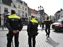 Druk in het centrum van Breda, feestgangers naar huis gestuurd