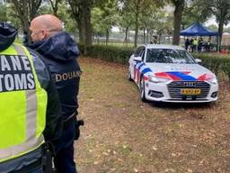 De politie hield donderdag samen met andere instanties een grote controle in Oss (foto: politie).