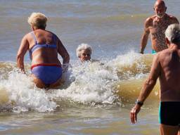 Ouderen overschatten regelmatig hun zwemkunsten (foto: ANP).