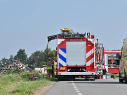 Auto belandt in sloot in Heijningen, bestuurder in kritieke toestand