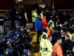 De mobiele eenheid op de tribune in Lens (foto: via ANP).