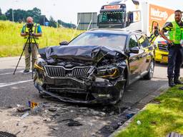 Twee gewonden bij frontale botsing In Deurne