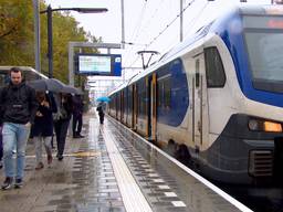 Treinen reden universiteit Tilburg bijna 50 keer voorbij in twee maanden