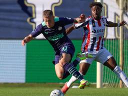 PSV en Willem II in een onderling duel eerder dit seizoen (foto: Orange Pictures).
