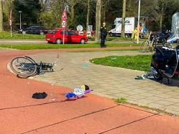 De man leek willekeurig op de tiener in te steken (foto: SQ Vision).