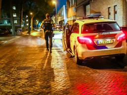 De politie doet onderzoek op de Kanstraat in Eindhoven (foto: SQ Vision).