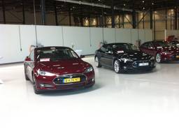 Diverse auto's van het merk Tesla 