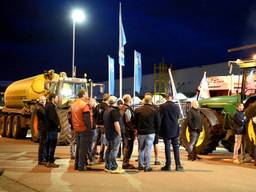 Boze boeren blokkeren distributiecentrum Albert Heijn in Tilburg.