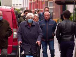 De mondkapjes bepalen weer het straatbeeld in Breda centrum