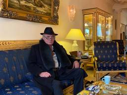 Henk neemt na 32 jaar afscheid van zijn paleis en de buren gaan hem missen