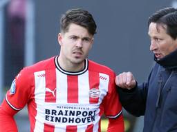 Marco van Ginkel klopt de deur bij trainer Roger Schmidt (foto: ANP). 