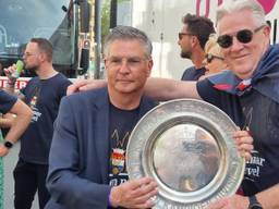 Willem II-directeur Martin van Geel (links) en trainer Peter Maes. (Foto: Leon Voskamp)