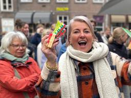 Een speciaal toegangsbandje is vandaag nodig om  11-11 te vieren in Den Bosch (foto: Jan Peels).