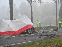 Het ongeluk op de Bredaseweg bij Rijsbergen gebeurde rond halfnegen vrijdagochtend (foto: Tom van der Put/SQ Vision).