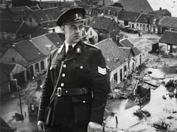 Politieman Toon van den Brink hielp bij de identificatie van slachtoffers van de watersnoodramp.