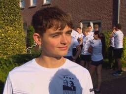 Zestien familieleden rennen halve marathon na idee op familiefeest