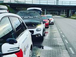 De auto is staande gehouden in Breda (foto: verkeerspolitie_zwb/Instagram).