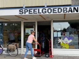 Kleding- en Speelgoedbank wanhopig, geen dak meer boven het hoofd