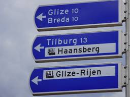 Op de verkeersborden stond Glize in plaats van Gilze (foto: Jeroen Stuve/SQ Vision).