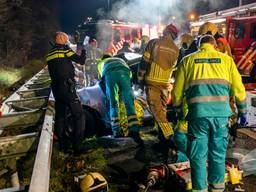 Het ongeluk gebeurde op de A27 bij Oosterhout (foto: Marcel van Dorst/SQ Vision).