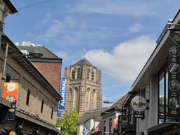 De Klappeijstraat is dé uitgaansstraat van Oosterhout (foto: Niek de Bruijn).