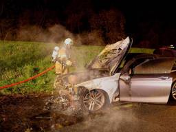 Autobrand op de A65 bij Vught (foto: Bart Meesters/SQ Vision)