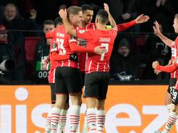 PSV-spelers vieren de 1-0 van Cody Gakpo (Foto: ANP)