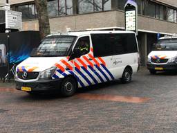 De politie bij het Stadhuisplein in Eindhoven (foto: Omroep Brabant). 
