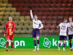 Michiel Kramer viert zijn doelpunt, de 0-2 voor RKC (foto: Orange Pictures).