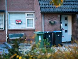 Het huis aan de Desmijndijk die op last van de burgemeester is gesloten (foto: Christian Traets/Persbureau Heitink)