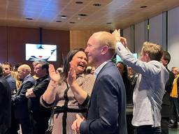 Blijdschap bij D66 in Den Bosch. (Foto: Sanne Eijkelestam)