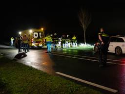 Het ongeluk op de N283 bij Meeuwen gebeurde vrijdagnacht rond vier uur (foto: Iwan van Dun/SQ Vision).