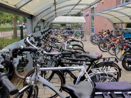 Fietsen bij basisschool Eben Haezer Woudrichem 